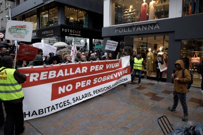 Manifestants aquesta tarda a l'avinguda Carlemany