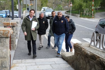 Els representants de Rugby Andorra, federació i VPC, ahir a l’arribada de la reunió a Encamp.