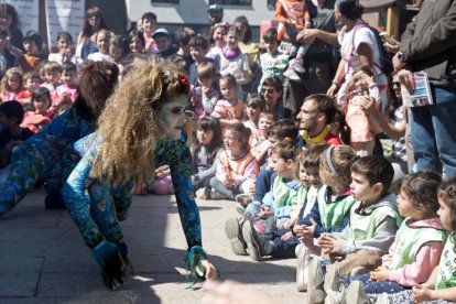 L’espectacle inaugural d’Andoflora, a càrrec de Líquid Dansa.