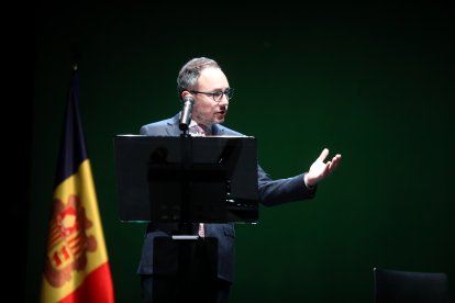 El cap de Govern, Xavier Espot, en una reunió de poble sobre l’acord.