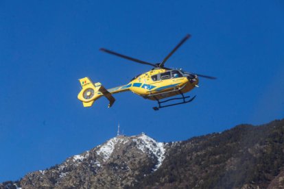 L'helicòpter del GRM en una intervenció anterior.