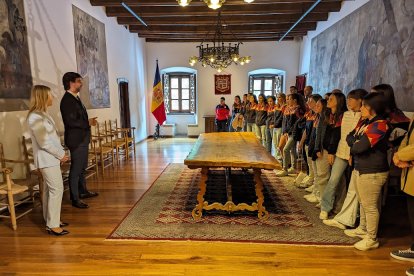 Visita de les seleccions femenines de futbol al Consell General