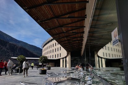 Terrassa de la cafeteria de l’hospital.