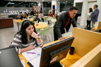 Assistents al centre de català d’Escaldes el dia que es va inaugurar.