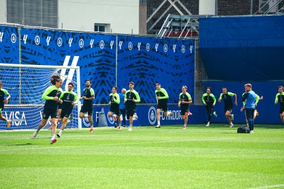 Entrenament de l’equip, ahir al Nacional.