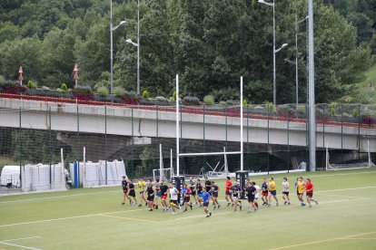 La plantilla del VPC, en un entrenament de la temporada passada a Encamp.