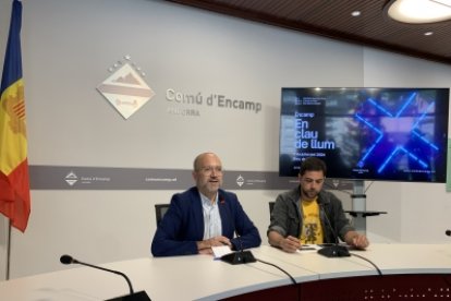 El conseller de Cultura, Infància i Joventut d'Encamp, Joan Sans, i el tècnic de Cultura del comú d’Encamp, Álvaro Rodríguez, en la presentació d'aquest dimecres.