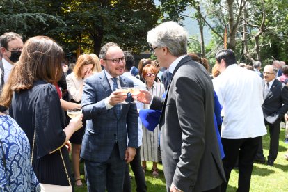 Brindis entre Espot i Tribolet amb motiu de la Festa Nacional de França.