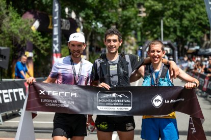 El resident Martí Lázaro, al centre, guanyador de la Marató.