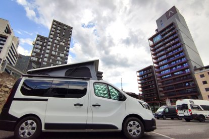 Una autocaravana a l’aparcament dels Veedors.