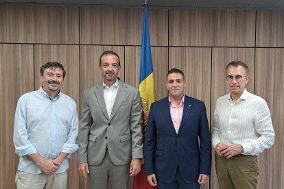 Joaquim Barceló, Jordi Torres, Emili Yepes Ríos i Sergi Nadal a la reunió entre el ministre i Skal Club