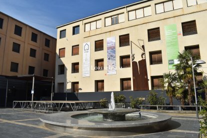 Escenari a la plaça de les Monges de la Seu d’Urgell.