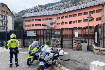 La policia durà a terme controls davant les escoles