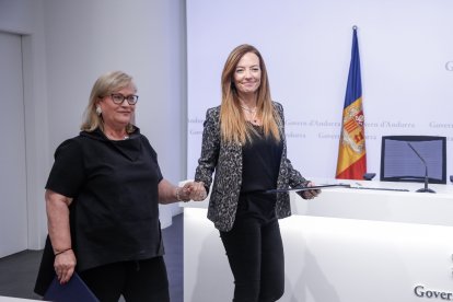 La ministra Helena Mas ha signat el conveni amb la vicepresidenta de la Fundació Ajuda i Esperança