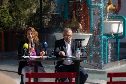 La cònsol major d'Escaldes-Engordany, Rosa Gili, i el conseller de Cultura, Valentí Closa, a la presentació del Caldes Festival