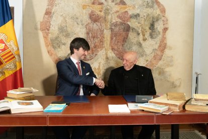 Carles Ensenyat i Casimir Arajol han signat el conveni avui