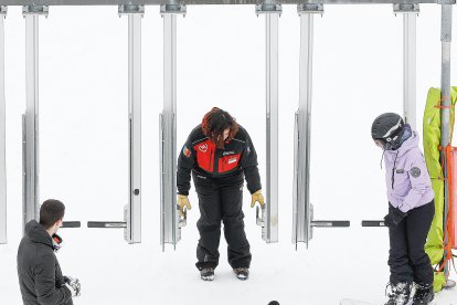 Una treballadora de pistes

Foto: Fernando Galindo 
probablement temporers