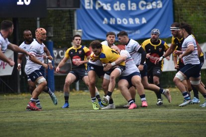 Un instant del partit entre el VPC XV i el Fénix a Prada de Moles