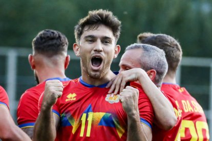 Berto celebra el primer gol