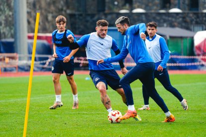 Entrenament de l’equip al Comunal.