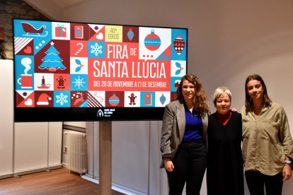 La consellera de Turisme del comú de Sant Julià de Lòria, Judith López, amb la cap de Turisme, Canòlich Ribot, i la tècnica de producció de producte turístic, Jana Vila.