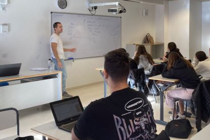 Durant aquesta edició s’espera efectuar un total de 35 tallers i arribar a un total de 800 alumnes.