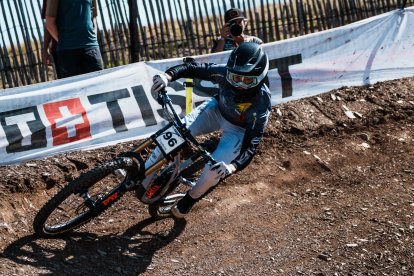 Arnau Graslaub en el descens on es va classificar per a la final del Mundial de BTT.