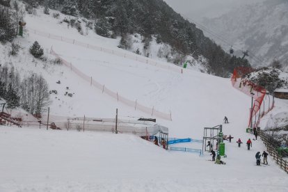 Esquiadors en una pista al Tarter aquest matí