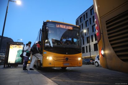 Un autobús de la línia 4 al Pas de la Casa.