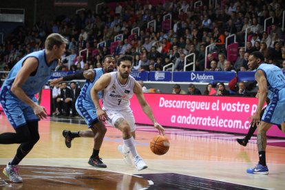 Els tricolors van patir contra el Madrid la sisena derrota consecutiva.