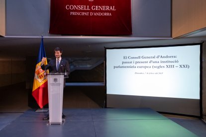 El síndic general, Carles Ensenyat, durant el discurs d'obertura de la primera edició del curs sobre la història del Consell General