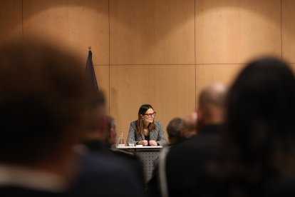 La ministra de Justícia i Interior, Ester Molné, en una compareixença.