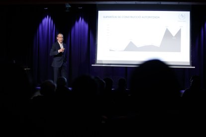 El cònsol major de Canillo, Jordi Alcobé, en la reunió de poble d'aquest vespre