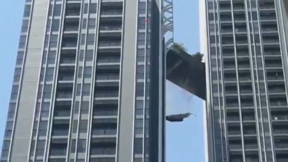 Els ponts entre edificis trencats pel terratrèmol a Bangkok