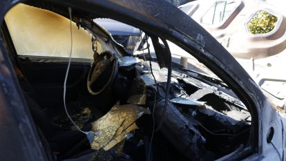 Els vehicles calcinats a Aixirivall.