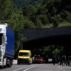 Cua de vehicles a la frontera amb Espanya