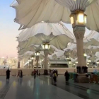 Paraigües gegants per tapar el sol a l'Aràbia Saudita