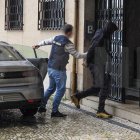 La detenció de l’acusat.