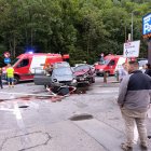 Els dos vehicles accidentats abans d'arribar a la rotonda de Prat Salit.