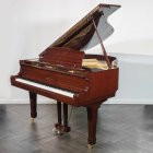 Un piano Yamaha G1.