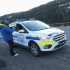 Youtubers amb patinet elèctric.