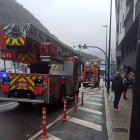 Els bombers desplegats a l'avinguda Tarragona.