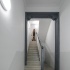 La ministra de Presidència, Economia i Treball Conxita Marsol en un habitatge de lloguer assequible a Sant Julià de Lòria.