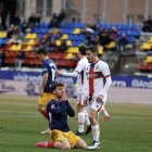 Yeray Cabanzón, que ha debutat a Encamp i amb gol, es lamenta d'una ocasió perduda.