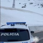 La policia dona suport al Coex en els tirs controlats d'allaus.