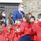 Un dia important per als alumnes del col·legi María Moliner de la Margineda que van esperar amb il·lusió l'arribada dels monarques espanyols per visitar el centre. Els reis van conèixer el funcionament d'un dels centres espanyols que hi ha a Andorra.