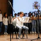 Els himnes van ser a càrrec dels alumnes del María Moliner.