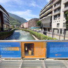 L'inici de l'exposició dels 30 anys de la Cambra de Comerç Indústria i Serveis d'Andorra.