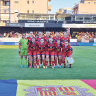 Les jugadores de la selecció abans d’arrencar el partit.