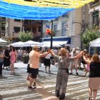 Ballada de sardanes a la plaça.